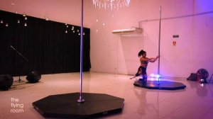 Flying in The Dark - Erica Milhomem - Pole Dance | Pole Cat