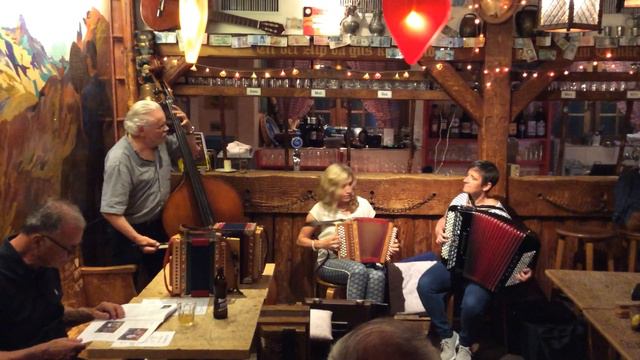 Hauptsach Diänig; Werner, Iris, Fränzi смотреть онлайн