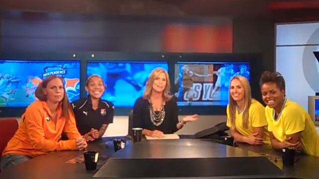 Lynne Doyle wrapping up show with Karina LeBlanc, Heather Mitts, Natasha Kai, Christie Rampone смотреть онлайн