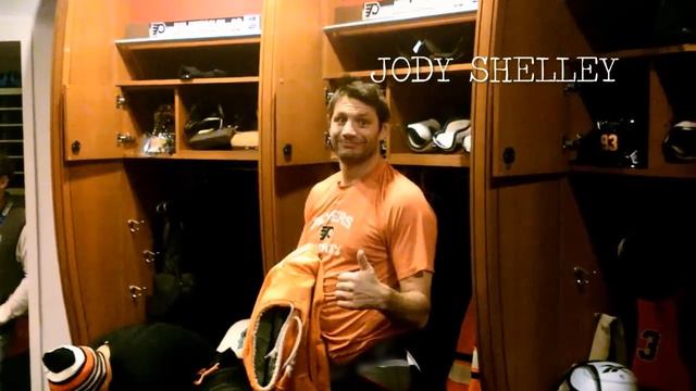 In The Locker Room With Hartnell - NHLPA Players' Playbook смотреть онлайн