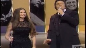 Johnny Cash & June Carter Sing A Feverish "Jackson" Live (1976)