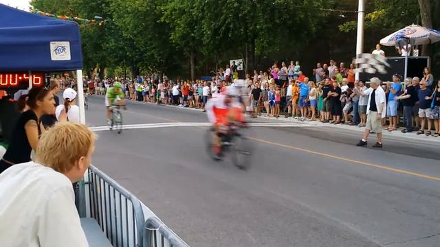 Final Sprint Cyclistes Mardis Lachine 07012014 смотреть онлайн