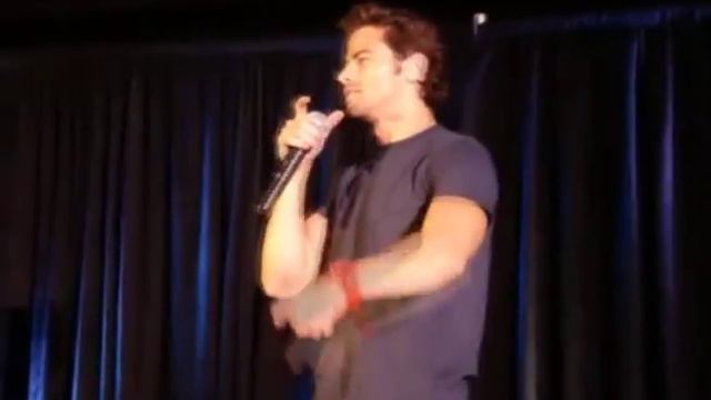 Мэтт Коэн изображает сцену в Импале [rus subs] смотреть онлайн