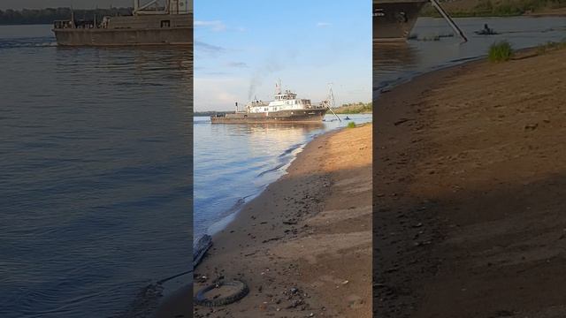 Теплоход.