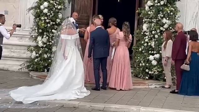 Federica Pellegrini sposa, l’arrivo in chiesa a Venezia con le damigelle смотреть онлайн