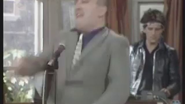 (the young ones) radical posture - dr martens boots смотреть онлайн