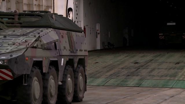 Į Klaipėdą atplukdyta Nyderlandų kariuomenės kovinė technika смотреть онлайн