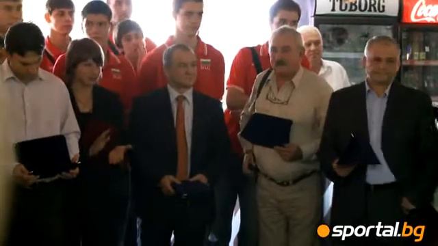 Свилен Нейков награди световните шампиони по борба смотреть онлайн