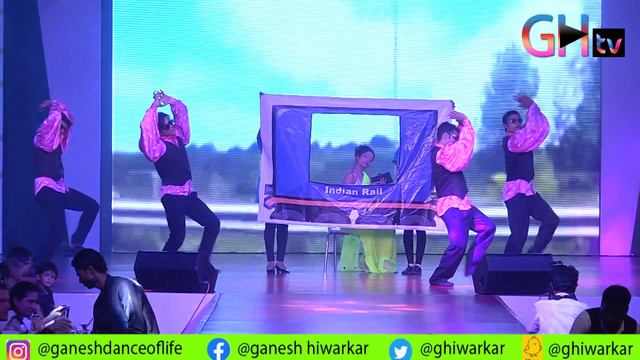 Sharmila Tagore Dance Performance | Kareena Kapoor | Tarif Karu Kya Uski | Mere Sapno Ki Rani Kab