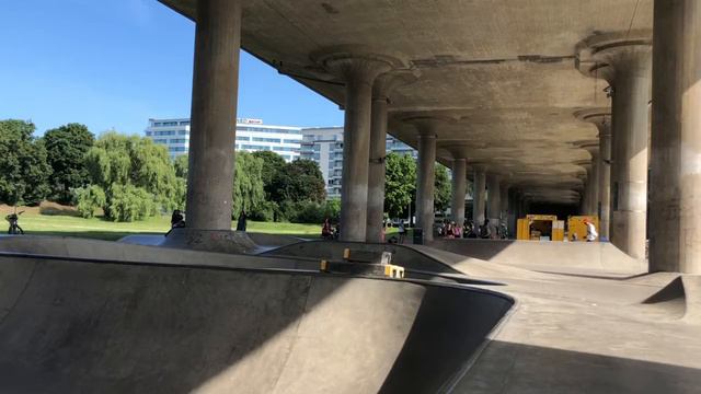 Learning how to Fly Out - trying to pull up front knee towards chest