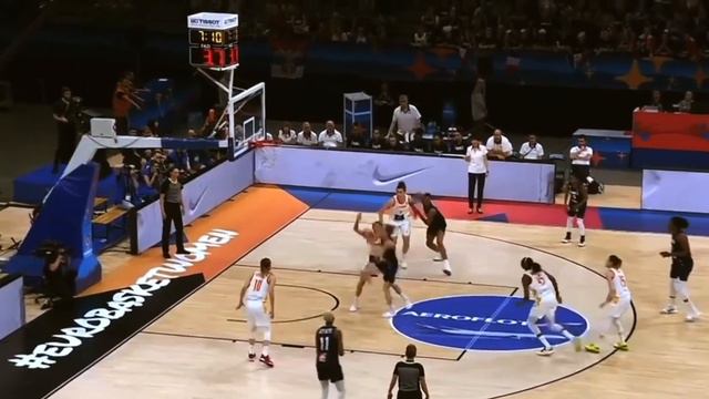 MARINE JOHANNES | Dancing on the court смотреть онлайн