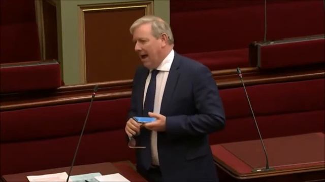 Mont Albert & Surrey Hills Stations смотреть онлайн