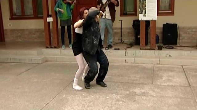 A Szobor performance. Zenél:Varga Erik,Imrei Johanna смотреть онлайн