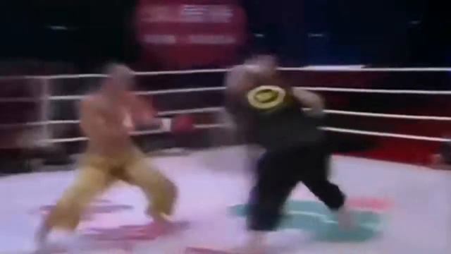 When Shaolin Monk Enters The Ring смотреть онлайн