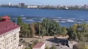 Рыбки в шоке -мотобайкеры устроили массовый заплыв по водохранилищу.