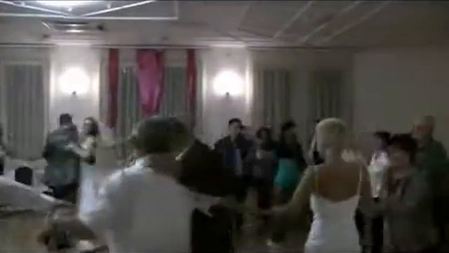 Esküvő Szigetszentmiklós смотреть онлайн