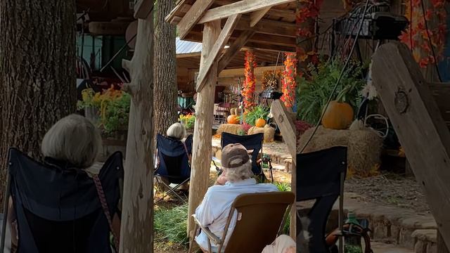 “Spotted Pony” on 1913 Vega Tubaphone banjo at Hagood Mill South Carolina Fiddle Contest, Pickens S смотреть онлайн
