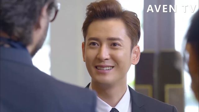 放開她！灰姑娘被心機女趕出酒店，總裁現英雄救美，霸氣舉動秒奪灰姑娘芳心！ смотреть онлайн