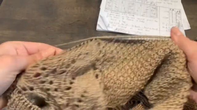 Cable Snooze. Knitted bag for babies with lace pattern, double moss stitch and hood. Baby clothes. смотреть онлайн