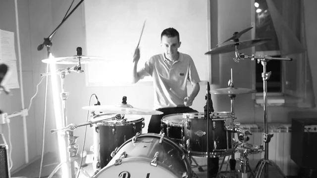 LK and the BAND - Dancing Shoes (Arctic Monkeys cover) смотреть онлайн