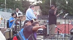 Ain't Too Proud To Beg - Eric Lesser Band featuring Kevin "Dr. C" Crutchfield June 22, 2007.AVI