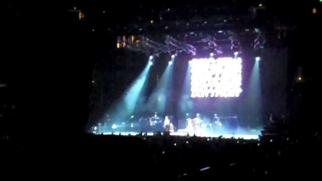Tegan and Sara Live - Speaks of Driver's Licenses + North Shore @ Honda Center, Anaheim (9/19/10) смотреть онлайн