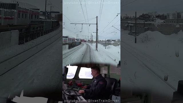 На тепловозе ТЭП70 🚊 с пассажирским поездом #shorts