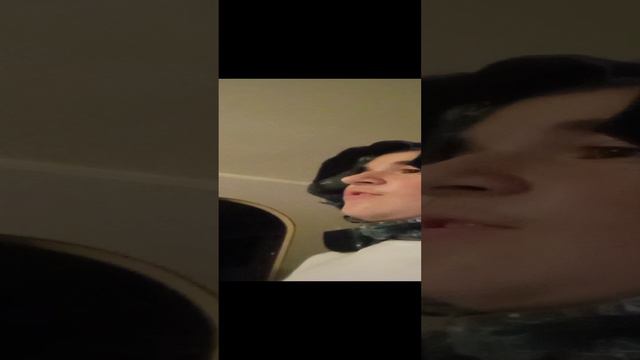 Петя смотрит телевизор в 03:00