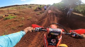 O THIAGO TRAPACEOU NESSA CORRIDA  NA PISTA DE MOTOCROSS