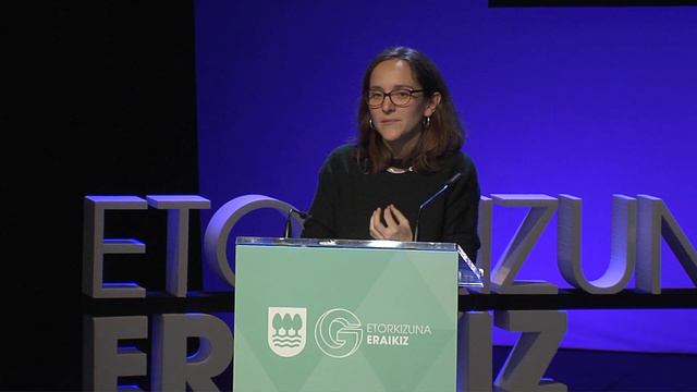 Julia Martí - Mobiliz feminista politika neoliberalei / Movilizac feminista a políticas neoliberale смотреть онлайн