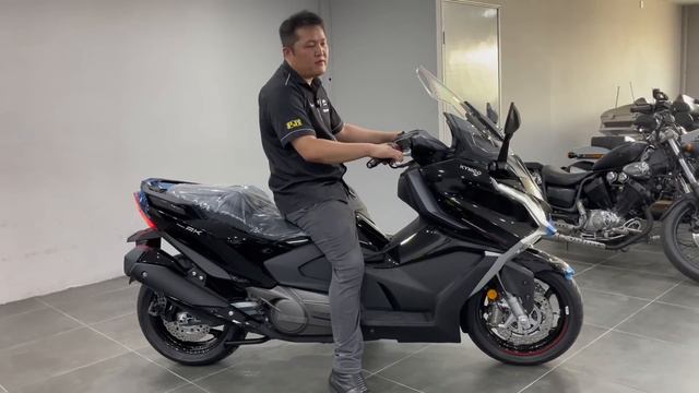 2024 New Yamaha Tmax 560 VS Kymco AK550 Icity Motoworld смотреть онлайн