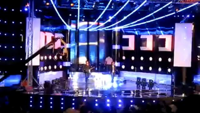 Vlatko Ilievski & Risto Samardziev - Za ljubov se pee do kraj (vo zivo) 2009 смотреть онлайн