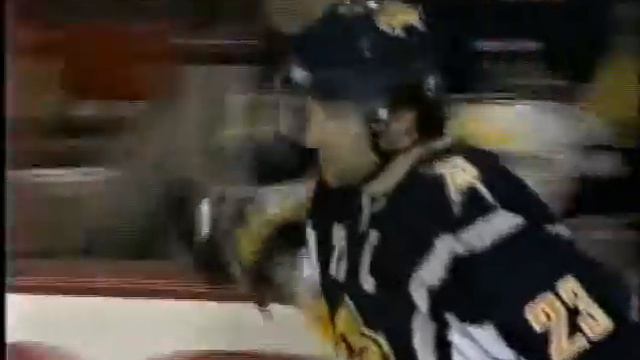 Chris Drury 2nd Goal - Game 1, 2007 ECQF Sabres vs. Islanders смотреть онлайн