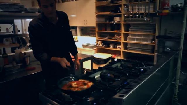 Παπαρδέλες με γαρίδες και κολοκυθάκια - Συνταγή i-food.gr by Giorgio Spanakis смотреть онлайн