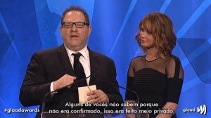 Jennifer Lawrence e Harvey Weinstein apresentando o 24º GLAAD Media Awards [LEGENDADO]