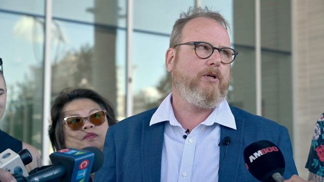 Chris Holt's Big Annoucement смотреть онлайн