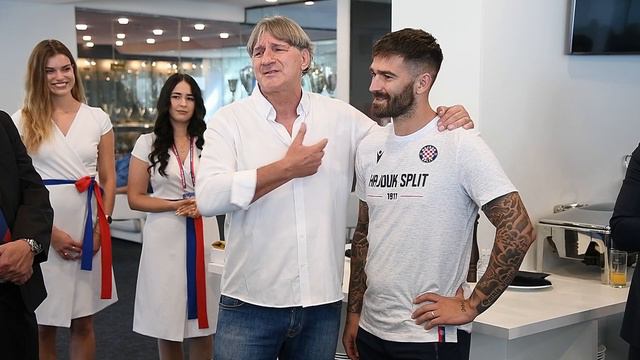 Unuke Ivice Šurjaka: Dida, prekini tu priču, i nabavi Livajin dres смотреть онлайн