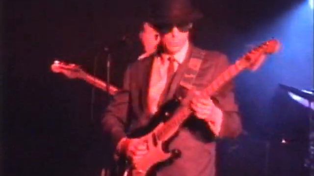 Spies Who Surf "James Bond Theme"@Avalon 3-18-89 смотреть онлайн