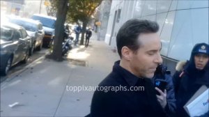 Alessandro Nivola signs autographs for TopPix