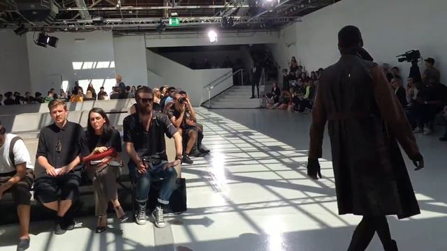Boris Bidjan Saberi SS17 / Paris fashion week смотреть онлайн