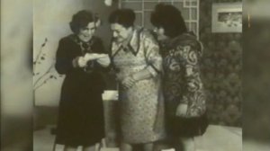 "Ev bizim,sirr bizim" operettasından səhnə.Nəsibə Zeynalova,Nəcibə Behbudova və Ofeliya Aslan.