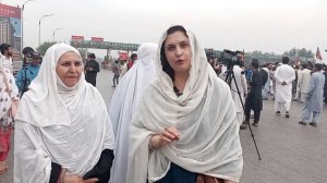 Beenish irfan khan Vice President District Peshawar Women Wing Protest Interview