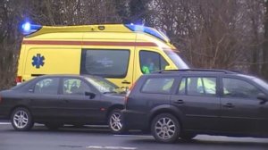 Ambulance 02-114 Leeuwarden met spoed naar de Tjotterstraat