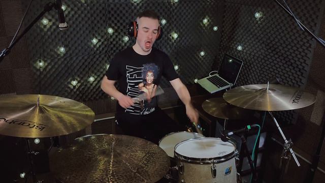 Home Body - Patrich James Clark смотреть онлайн