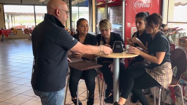 Le Belle Donne Non Pagano !!! 😳😳🤦🏻😂😂#giuseppedessena #ciccioservice #donne #offerta смотреть онлайн