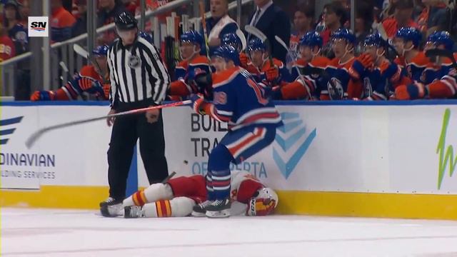 Zach Hyman Boarding Penalty Against Rasmus Andersson смотреть онлайн