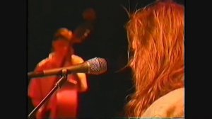 Walls of time - Emmylou Harris - live in Nashville 1995