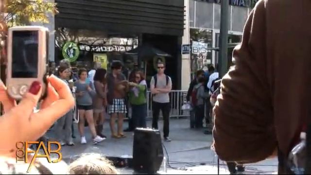 Darren Criss Cambio On The Spot Performance - Human смотреть онлайн