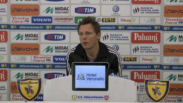 Nicolas Frey: "Qui devono esserci undici giocatori che lottano l'uno per l'altro" смотреть онлайн