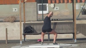 Fanny Roos Throwing 3